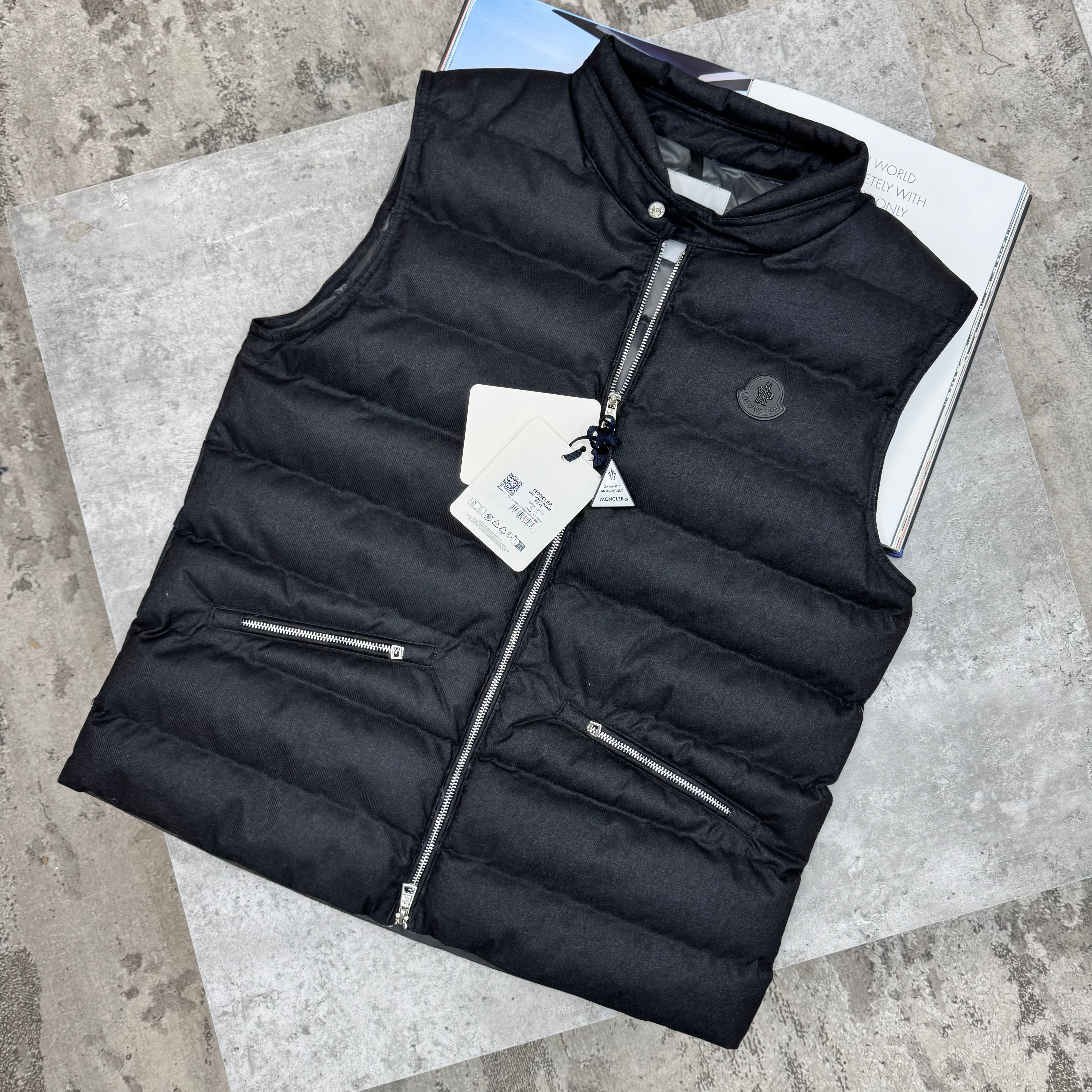 MNCLR - BLACK BADGE GILET - BLACK