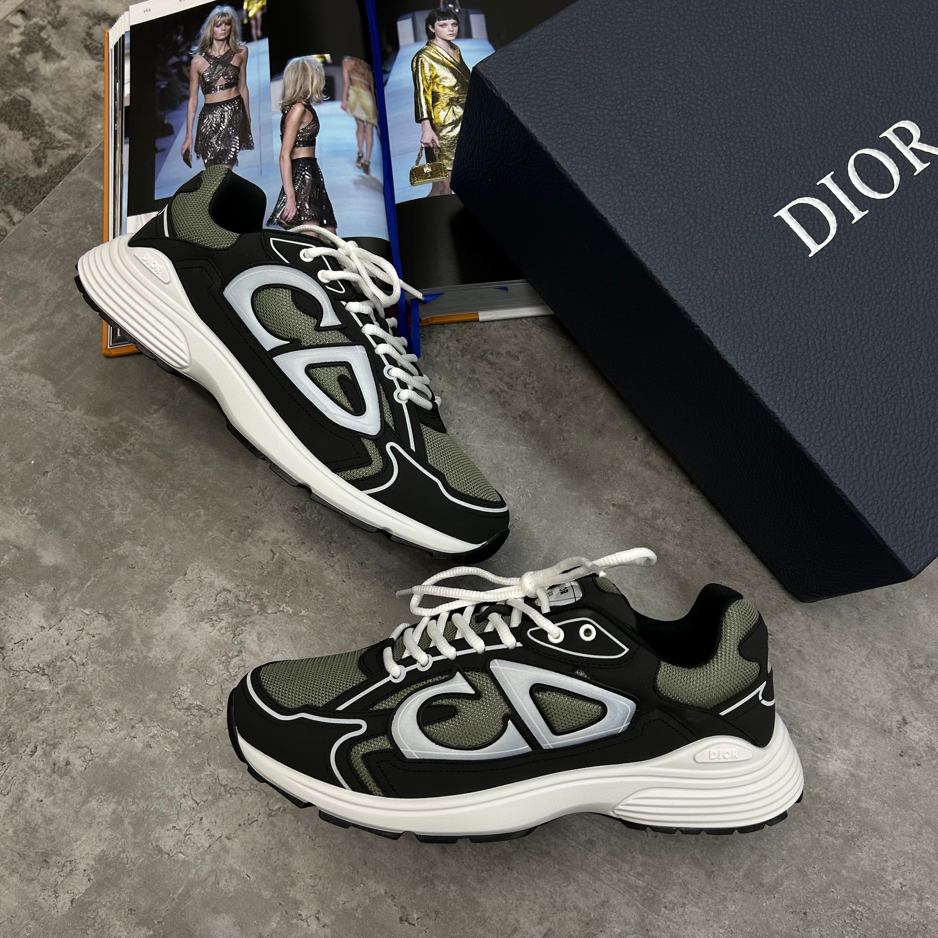 DIOR B30 - TRAINER - KHAKI/BLACK